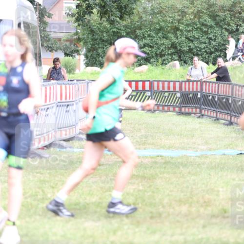 21.06.2026 - 29. Vierlanden-Triathlon Andreas Tolksdorf http://msf.ph/oto/9895174 21.06.2026 15:14:01 Ziel 1320, 1335, 1320, 1335 meine-sportfotos.de