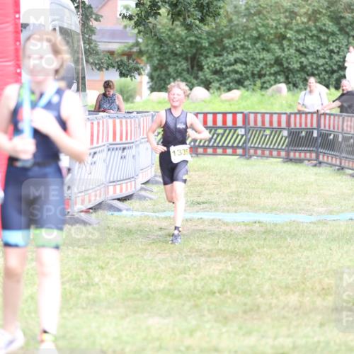 21.06.2026 - 29. Vierlanden-Triathlon Andreas Tolksdorf http://msf.ph/oto/9895176 21.06.2026 15:14:02 Ziel 1320, 1335, 1320, 1335 meine-sportfotos.de