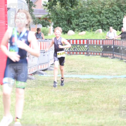 21.06.2026 - 29. Vierlanden-Triathlon Andreas Tolksdorf http://msf.ph/oto/9895181 21.06.2026 15:14:02 Ziel 1320, 1335, 1320, 1335 meine-sportfotos.de