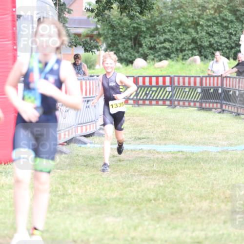 21.06.2026 - 29. Vierlanden-Triathlon Andreas Tolksdorf http://msf.ph/oto/9895183 21.06.2026 15:14:02 Ziel 1320, 1335, 1320, 1335 meine-sportfotos.de