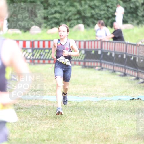 21.06.2026 - 29. Vierlanden-Triathlon Andreas Tolksdorf http://msf.ph/oto/9895202 21.06.2026 15:14:10 Ziel 1295, 1295 meine-sportfotos.de