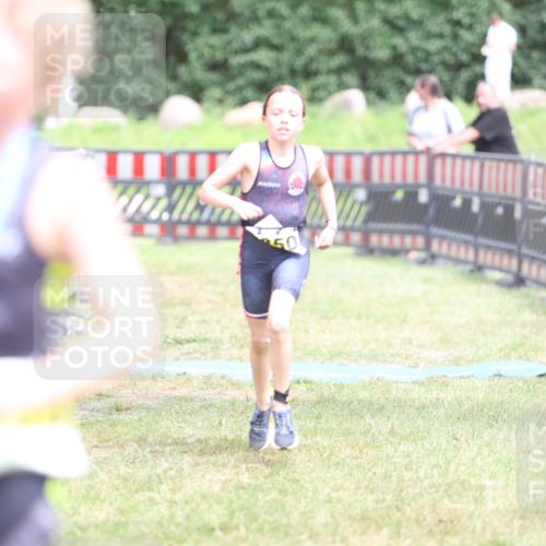 21.06.2026 - 29. Vierlanden-Triathlon Andreas Tolksdorf http://msf.ph/oto/9895208 21.06.2026 15:14:10 Ziel 1295, 1295 meine-sportfotos.de