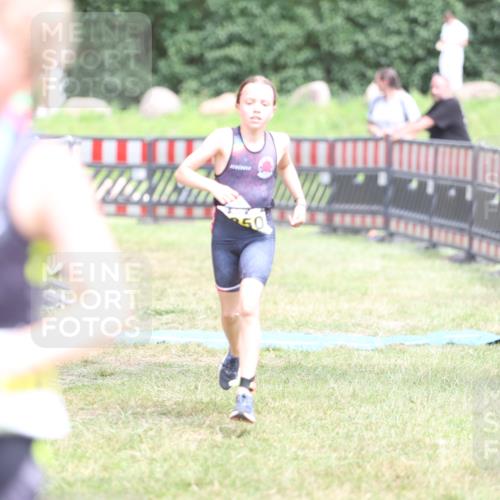21.06.2026 - 29. Vierlanden-Triathlon Andreas Tolksdorf http://msf.ph/oto/9895209 21.06.2026 15:14:10 Ziel 1295, 1295 meine-sportfotos.de