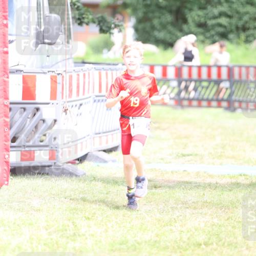 21.06.2026 - 29. Vierlanden-Triathlon Andreas Tolksdorf http://msf.ph/oto/9895211 21.06.2026 15:14:20 Ziel 1295, 1295 meine-sportfotos.de