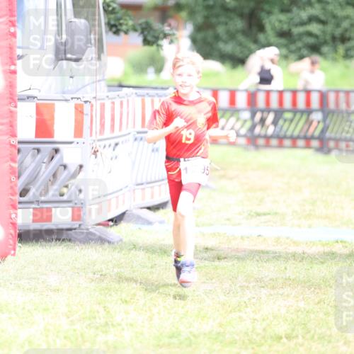 21.06.2026 - 29. Vierlanden-Triathlon Andreas Tolksdorf http://msf.ph/oto/9895212 21.06.2026 15:14:20 Ziel 1295, 1295 meine-sportfotos.de
