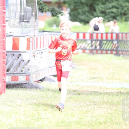 21.06.2026 - 29. Vierlanden-Triathlon Andreas Tolksdorf http://msf.ph/oto/9895214 21.06.2026 15:14:20 Ziel 1295, 1295 meine-sportfotos.de