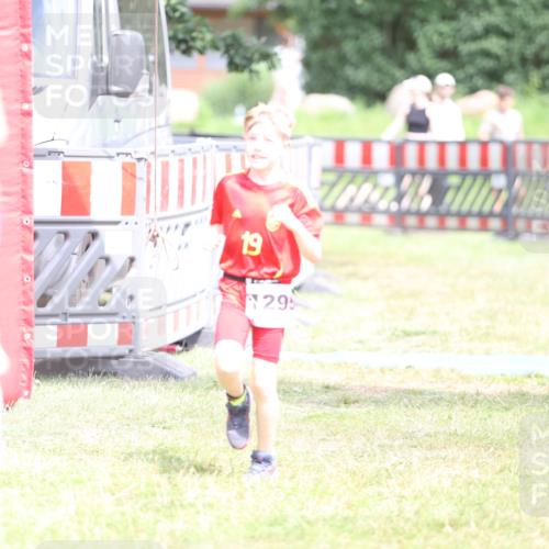 21.06.2026 - 29. Vierlanden-Triathlon Andreas Tolksdorf http://msf.ph/oto/9895217 21.06.2026 15:14:20 Ziel 1295, 1295 meine-sportfotos.de