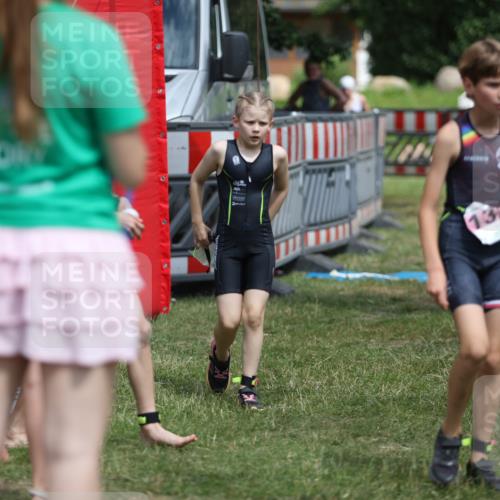 21.06.2026 - 29. Vierlanden-Triathlon Andreas Tolksdorf http://msf.ph/oto/9895268 21.06.2026 15:14:50 Ziel 1266, 1340, 1266, 1340 meine-sportfotos.de