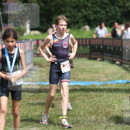 21.06.2026 - 29. Vierlanden-Triathlon Andreas Tolksdorf http://msf.ph/oto/9895299 21.06.2026 15:15:25 Ziel 1236, 1269, 1294, 1309, 1236, 1269, 1294, 1309 meine-sportfotos.de