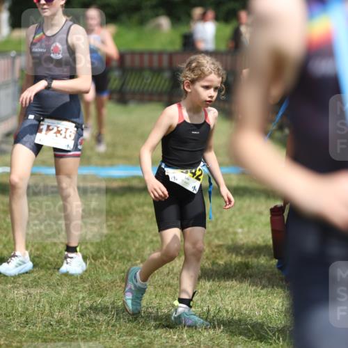 21.06.2026 - 29. Vierlanden-Triathlon Andreas Tolksdorf http://msf.ph/oto/9895313 21.06.2026 15:15:31 Ziel 1236, 1294, 1336, 1236, 1294, 1336 meine-sportfotos.de