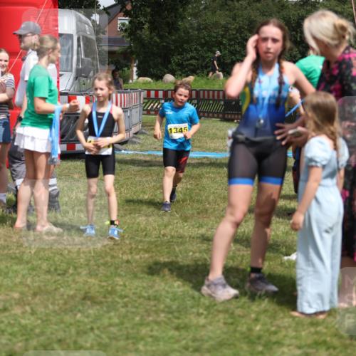 21.06.2026 - 29. Vierlanden-Triathlon Andreas Tolksdorf http://msf.ph/oto/9895342 21.06.2026 15:15:46 Ziel 1274, 1351, 1274, 1351 meine-sportfotos.de