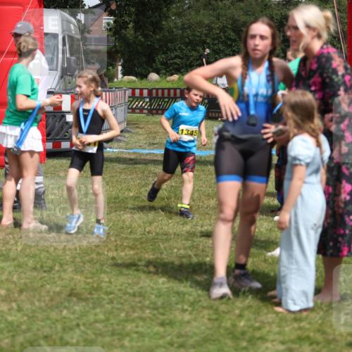 21.06.2026 - 29. Vierlanden-Triathlon Andreas Tolksdorf http://msf.ph/oto/9895349 21.06.2026 15:15:47 Ziel 1274, 1351, 1274, 1351 meine-sportfotos.de