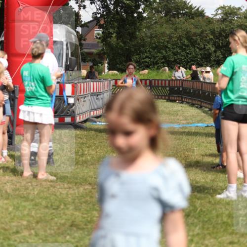21.06.2026 - 29. Vierlanden-Triathlon Andreas Tolksdorf http://msf.ph/oto/9895354 21.06.2026 15:15:53 Ziel 1274, 1339, 1274, 1339 meine-sportfotos.de