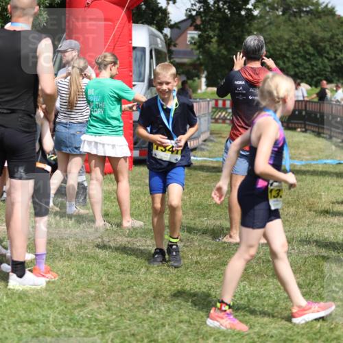 21.06.2026 - 29. Vierlanden-Triathlon Andreas Tolksdorf http://msf.ph/oto/9895368 21.06.2026 15:16:12 Ziel 247, 247 meine-sportfotos.de