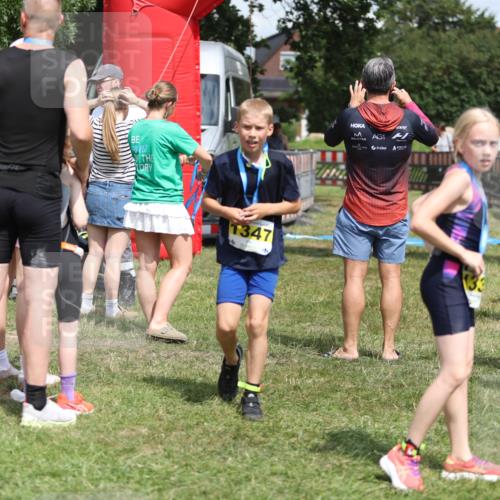 21.06.2026 - 29. Vierlanden-Triathlon Andreas Tolksdorf http://msf.ph/oto/9895376 21.06.2026 15:16:12 Ziel 247, 247 meine-sportfotos.de