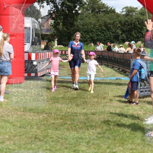 21.06.2026 - 29. Vierlanden-Triathlon Andreas Tolksdorf http://msf.ph/oto/9895377 21.06.2026 15:16:23 Ziel 247, 247 meine-sportfotos.de
