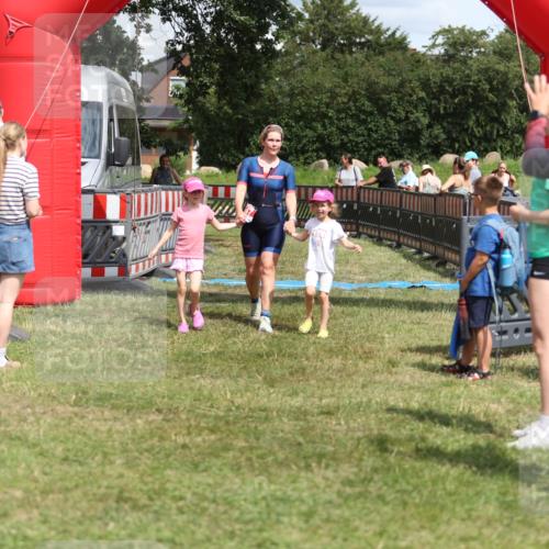 21.06.2026 - 29. Vierlanden-Triathlon Andreas Tolksdorf http://msf.ph/oto/9895380 21.06.2026 15:16:23 Ziel 247, 247 meine-sportfotos.de