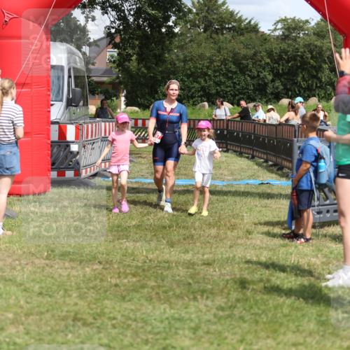 21.06.2026 - 29. Vierlanden-Triathlon Andreas Tolksdorf http://msf.ph/oto/9895381 21.06.2026 15:16:23 Ziel 247, 247 meine-sportfotos.de