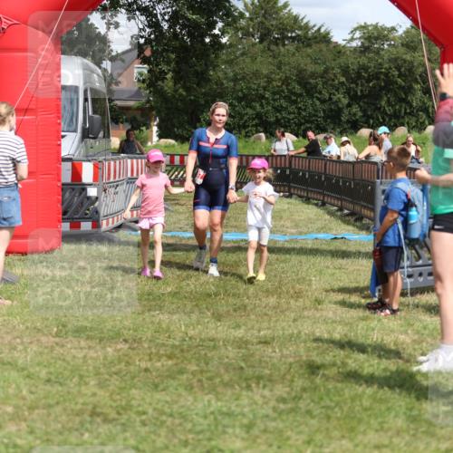 21.06.2026 - 29. Vierlanden-Triathlon Andreas Tolksdorf http://msf.ph/oto/9895383 21.06.2026 15:16:23 Ziel 247, 247 meine-sportfotos.de