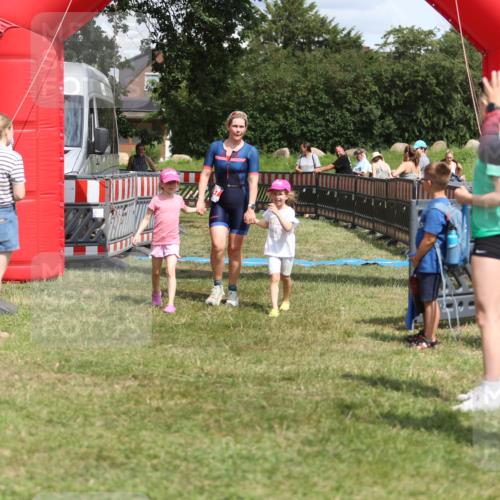 21.06.2026 - 29. Vierlanden-Triathlon Andreas Tolksdorf http://msf.ph/oto/9895385 21.06.2026 15:16:23 Ziel 247, 247 meine-sportfotos.de