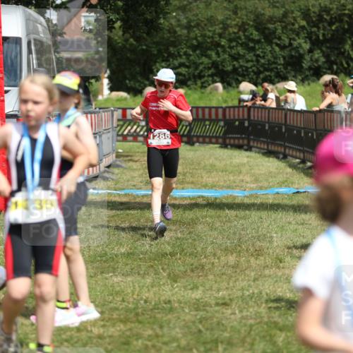 21.06.2026 - 29. Vierlanden-Triathlon Andreas Tolksdorf http://msf.ph/oto/9895387 21.06.2026 15:16:49 Ziel 1286, 1286 meine-sportfotos.de