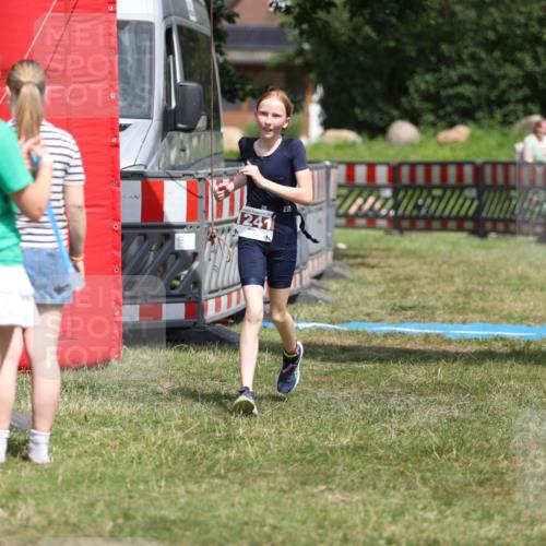 21.06.2026 - 29. Vierlanden-Triathlon Andreas Tolksdorf http://msf.ph/oto/9895417 21.06.2026 15:17:25 Ziel 1241, 1316, 1241, 1316 meine-sportfotos.de