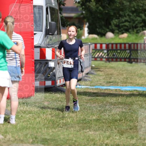 21.06.2026 - 29. Vierlanden-Triathlon Andreas Tolksdorf http://msf.ph/oto/9895421 21.06.2026 15:17:25 Ziel 1241, 1316, 1241, 1316 meine-sportfotos.de