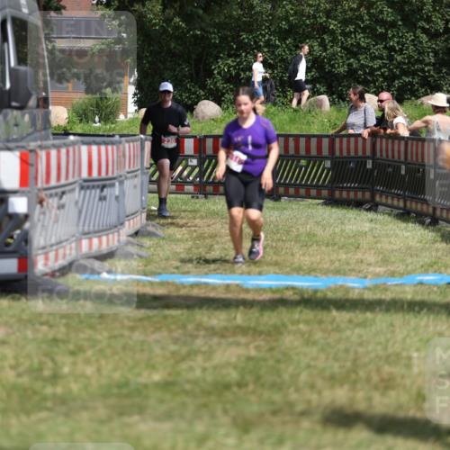 21.06.2026 - 29. Vierlanden-Triathlon Andreas Tolksdorf http://msf.ph/oto/9895427 21.06.2026 15:17:32 Ziel 230, 1316, 230, 1316 meine-sportfotos.de