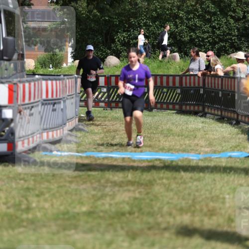 21.06.2026 - 29. Vierlanden-Triathlon Andreas Tolksdorf http://msf.ph/oto/9895428 21.06.2026 15:17:32 Ziel 230, 1316, 230, 1316 meine-sportfotos.de