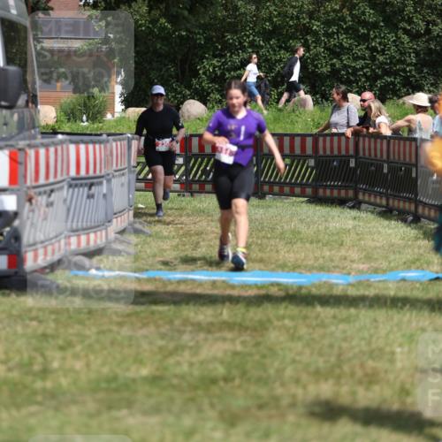 21.06.2026 - 29. Vierlanden-Triathlon Andreas Tolksdorf http://msf.ph/oto/9895431 21.06.2026 15:17:32 Ziel 230, 1316, 230, 1316 meine-sportfotos.de