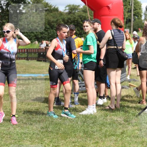 21.06.2026 - 29. Vierlanden-Triathlon Andreas Tolksdorf http://msf.ph/oto/9895487 21.06.2026 15:18:09 Ziel 1243, 1277, 1278, 1243, 1277, 1278 meine-sportfotos.de