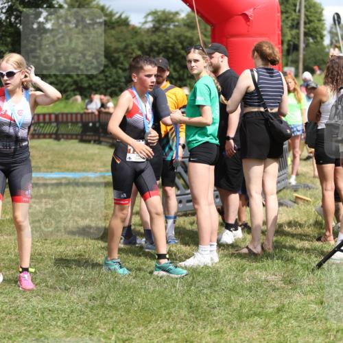 21.06.2026 - 29. Vierlanden-Triathlon Andreas Tolksdorf http://msf.ph/oto/9895488 21.06.2026 15:18:09 Ziel 1243, 1277, 1278, 1243, 1277, 1278 meine-sportfotos.de