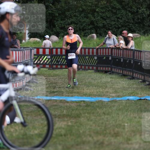 21.06.2026 - 29. Vierlanden-Triathlon Andreas Tolksdorf http://msf.ph/oto/9895565 21.06.2026 15:19:43 Ziel 1255, 1255 meine-sportfotos.de
