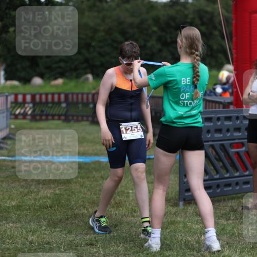 21.06.2026 - 29. Vierlanden-Triathlon Andreas Tolksdorf http://msf.ph/oto/9895568 21.06.2026 15:19:50 Ziel 1255, 1255 meine-sportfotos.de