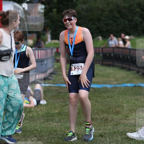 21.06.2026 - 29. Vierlanden-Triathlon Andreas Tolksdorf http://msf.ph/oto/9895577 21.06.2026 15:19:52 Ziel  meine-sportfotos.de