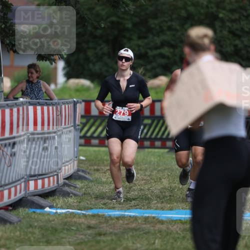 21.06.2026 - 29. Vierlanden-Triathlon Andreas Tolksdorf http://msf.ph/oto/9895589 21.06.2026 15:22:19 Ziel 105, 279, 105, 279 meine-sportfotos.de