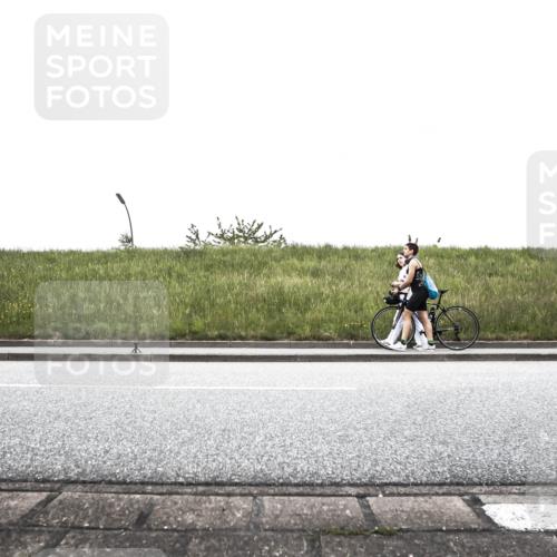 21.06.2026 - 29. Vierlanden-Triathlon H.Heesch http://msf.ph/oto/9895709 21.06.2026 10:04:41 Radfahren 47, 235, 307, 389 meine-sportfotos.de
