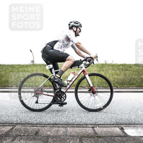 21.06.2026 - 29. Vierlanden-Triathlon H.Heesch http://msf.ph/oto/9895764 21.06.2026 10:19:52 Radfahren 18, 21, 69, 146, 268, 400 meine-sportfotos.de