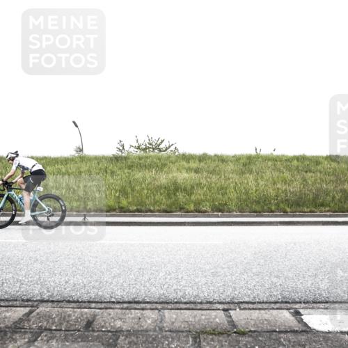 21.06.2026 - 29. Vierlanden-Triathlon H.Heesch http://msf.ph/oto/9895772 21.06.2026 10:20:13 Radfahren 15, 16, 22, 113, 244, 412 meine-sportfotos.de