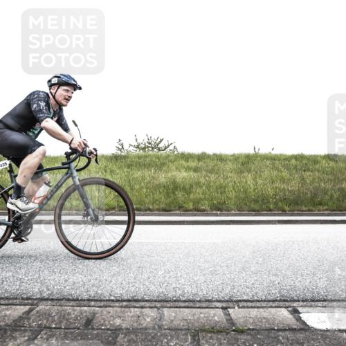 21.06.2026 - 29. Vierlanden-Triathlon H.Heesch http://msf.ph/oto/9895777 21.06.2026 10:20:29 Radfahren 176, 364, 435 meine-sportfotos.de