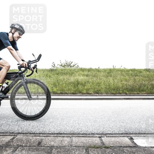 21.06.2026 - 29. Vierlanden-Triathlon H.Heesch http://msf.ph/oto/9895799 21.06.2026 10:22:06 Radfahren 100, 427, 463, 549 meine-sportfotos.de