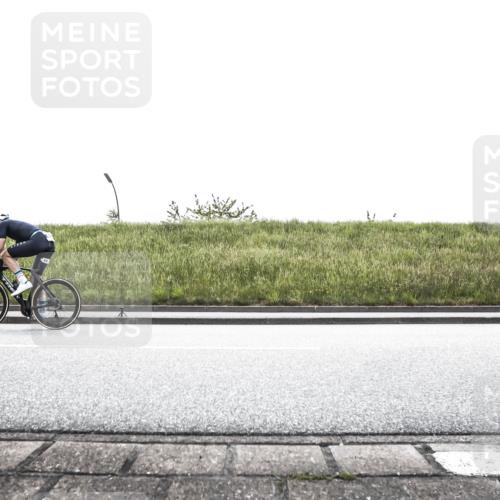 21.06.2026 - 29. Vierlanden-Triathlon H.Heesch http://msf.ph/oto/9895808 21.06.2026 10:45:40 Radfahren 275, 412 meine-sportfotos.de