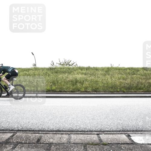 21.06.2026 - 29. Vierlanden-Triathlon H.Heesch http://msf.ph/oto/9895810 21.06.2026 10:45:54 Radfahren 80, 255 meine-sportfotos.de