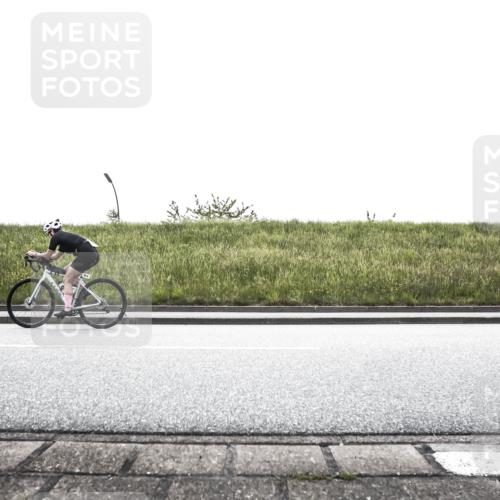 21.06.2026 - 29. Vierlanden-Triathlon H.Heesch http://msf.ph/oto/9895811 21.06.2026 10:45:57 Radfahren 255, 471 meine-sportfotos.de