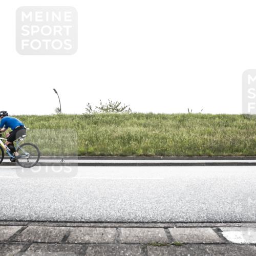 21.06.2026 - 29. Vierlanden-Triathlon H.Heesch http://msf.ph/oto/9895812 21.06.2026 10:46:08 Radfahren 40, 83, 283, 445, 471 meine-sportfotos.de
