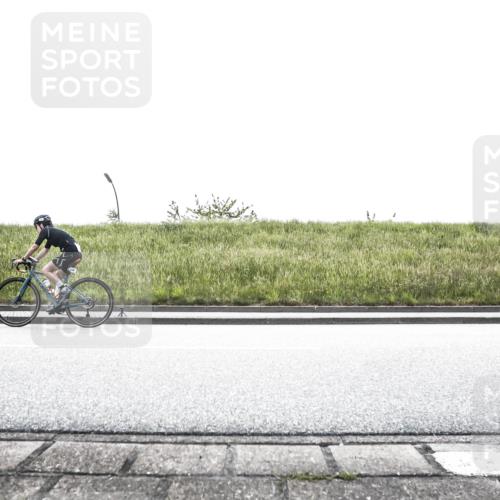 21.06.2026 - 29. Vierlanden-Triathlon H.Heesch http://msf.ph/oto/9895838 21.06.2026 10:48:01 Radfahren 181, 238 meine-sportfotos.de