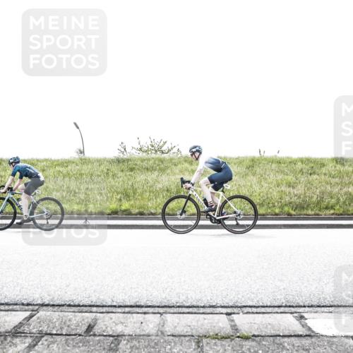 21.06.2026 - 29. Vierlanden-Triathlon H.Heesch http://msf.ph/oto/9895891 21.06.2026 10:51:28 Radfahren 5, 295, 401, 423, 427, 478, 564 meine-sportfotos.de