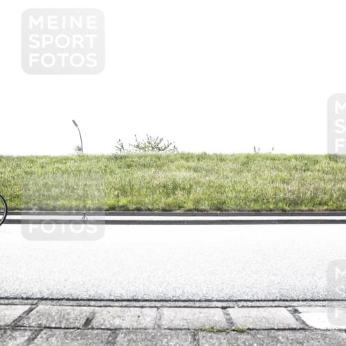 21.06.2026 - 29. Vierlanden-Triathlon H.Heesch http://msf.ph/oto/9895906 21.06.2026 10:51:51 Radfahren 18, 75, 105, 240, 279, 288, 455 meine-sportfotos.de