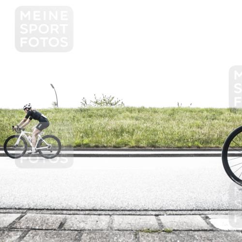 21.06.2026 - 29. Vierlanden-Triathlon H.Heesch http://msf.ph/oto/9895909 21.06.2026 10:51:59 Radfahren 44, 105, 279 meine-sportfotos.de
