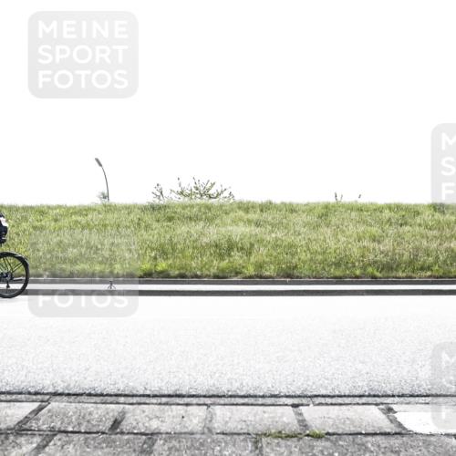 21.06.2026 - 29. Vierlanden-Triathlon H.Heesch http://msf.ph/oto/9895910 21.06.2026 10:52:02 Radfahren 44, 45, 167, 496 meine-sportfotos.de
